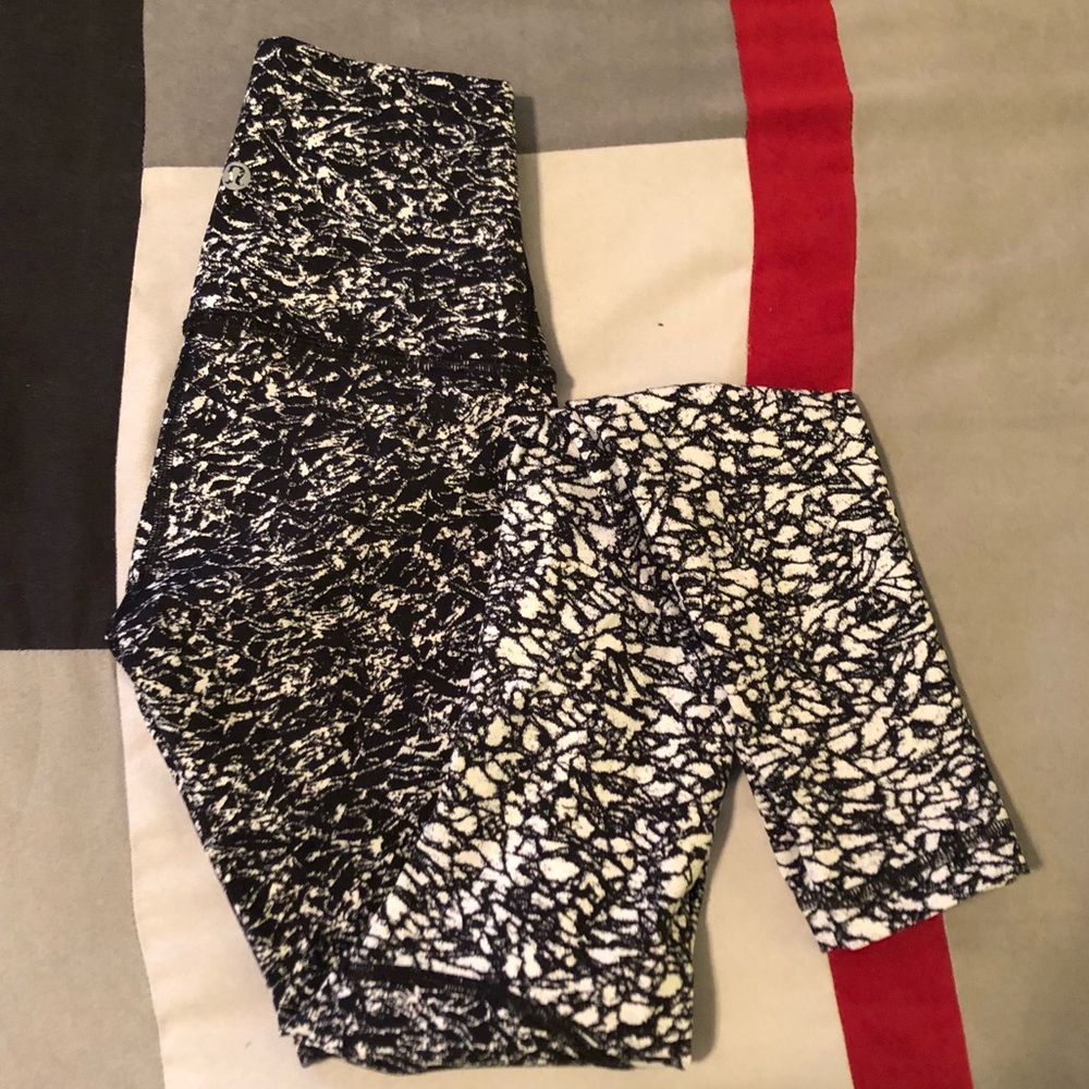 Lulu Lemon WunderUnder SZ 0